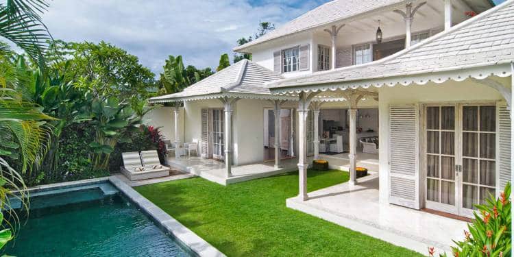 Prachtige villa met 3 slaapkamers dicht bij het strand van Batu Belig
