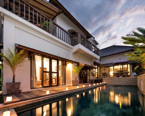 Tropical 4 bedroom villa in Canggu area