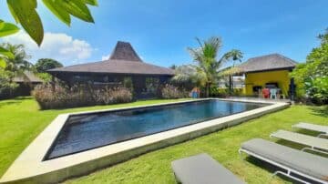 Schöne Joglo-Villa in Nyanyi zu verkaufen