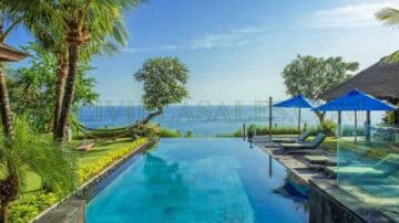 5 Bedroom Cliff-front Luxury Villa for sale Freehold in Uluwatu