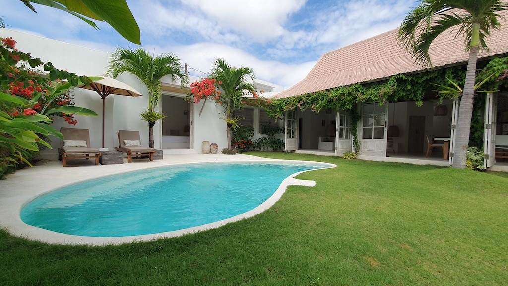 Tropical 4 bedroom villa Umalas